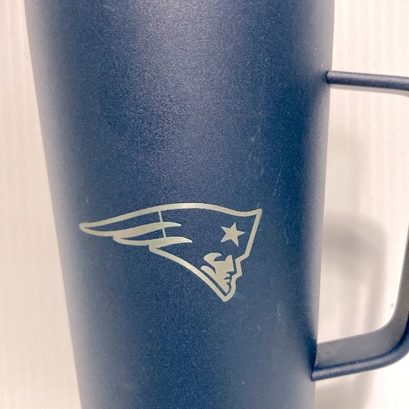 NEW ENGLAND PATRIOTS ROADIE Blue and Silver Travel Tumbler with Handle 18 oz - Picture 4 of 12